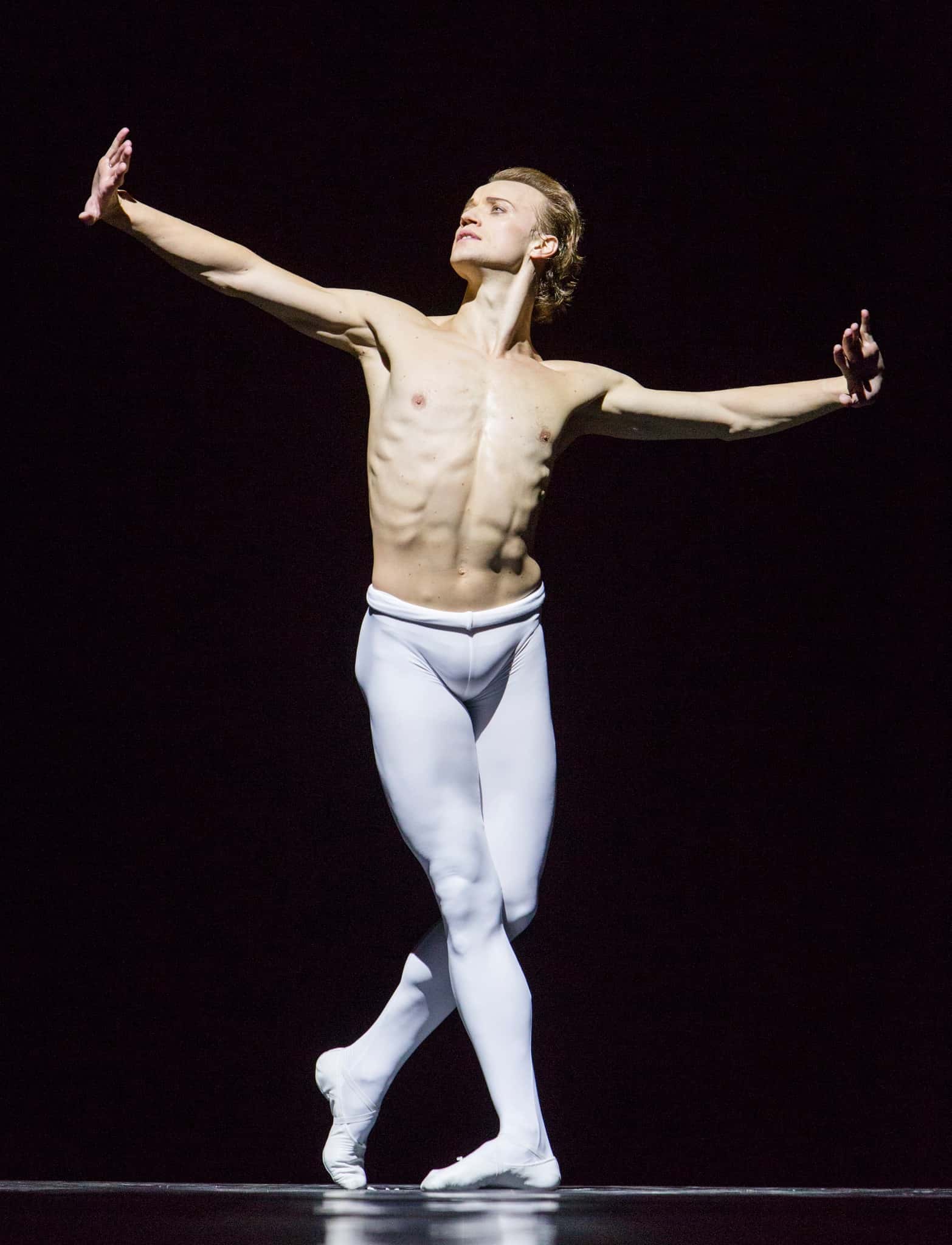 Балетное мужское нижнее белье. Эвен Капитан артист балета.